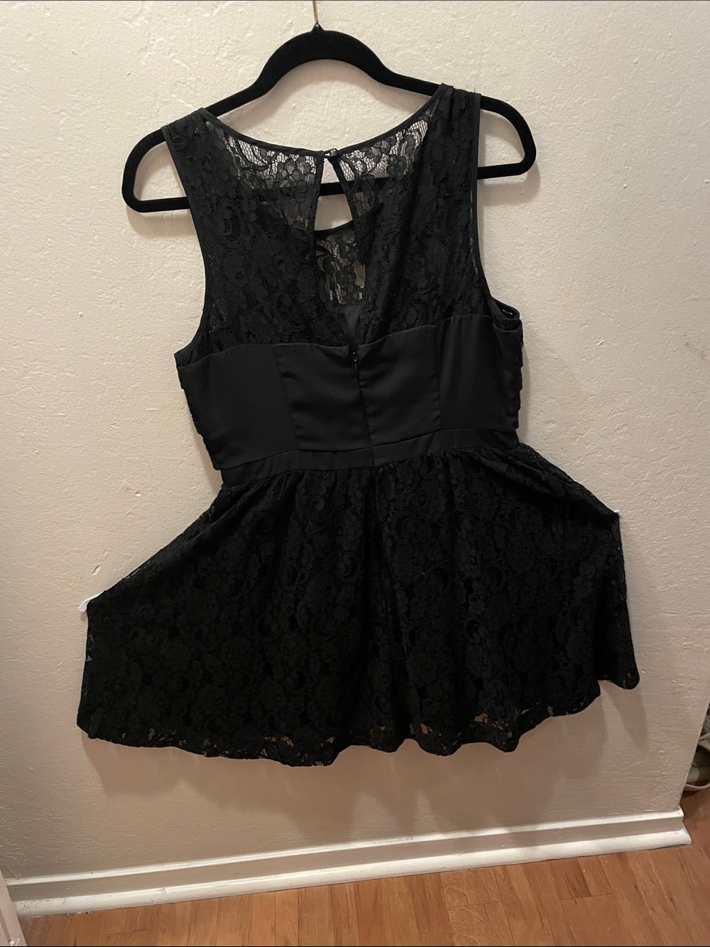 Black Lace Ruffle Dress Size Large - Picture 3 of 4